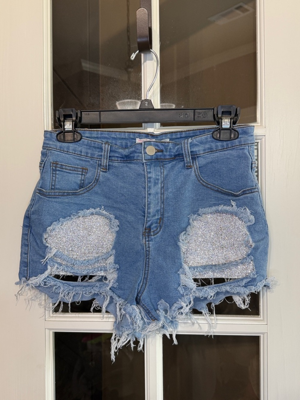 HOT & DELICIOUS Festival Rhinestone Pockets Heavily Distressed Denim Shorts L